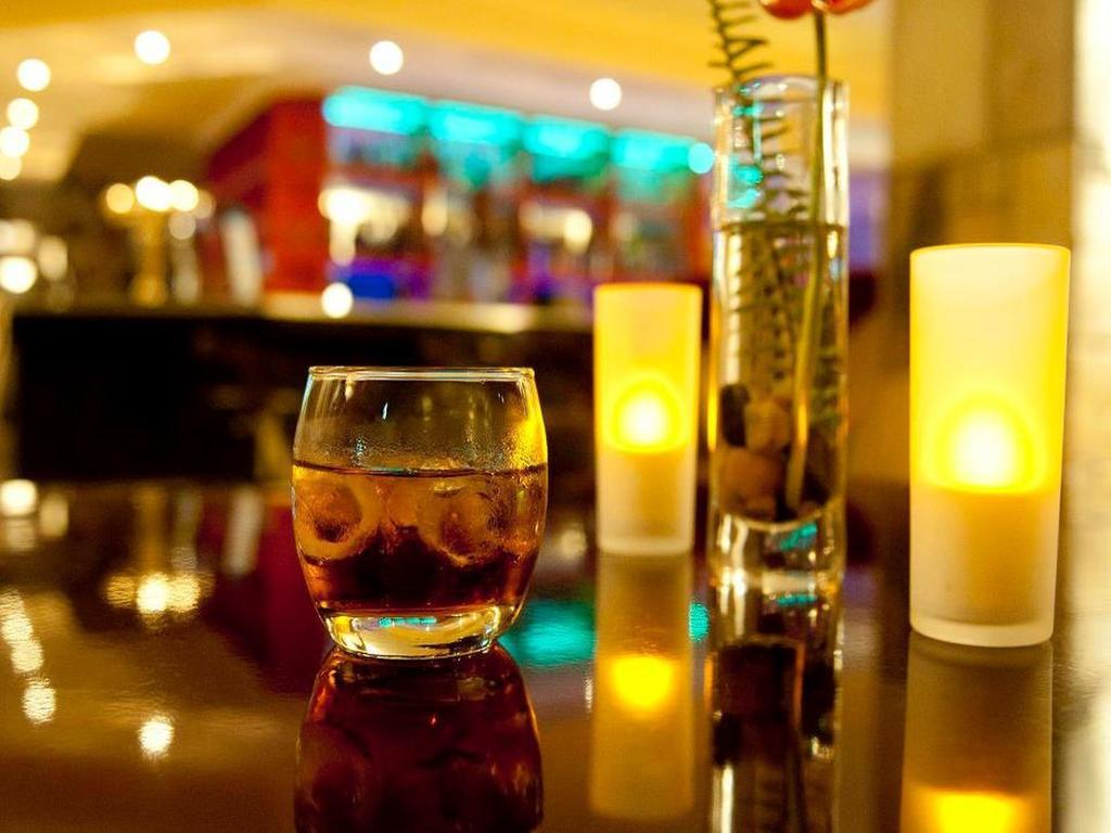 Roca Golf Hotel ブジュンブラ エクステリア 写真