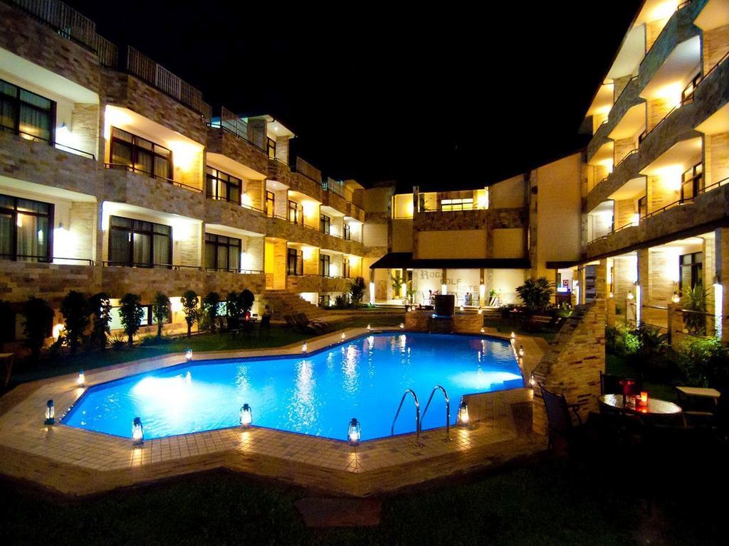 Roca Golf Hotel ブジュンブラ エクステリア 写真