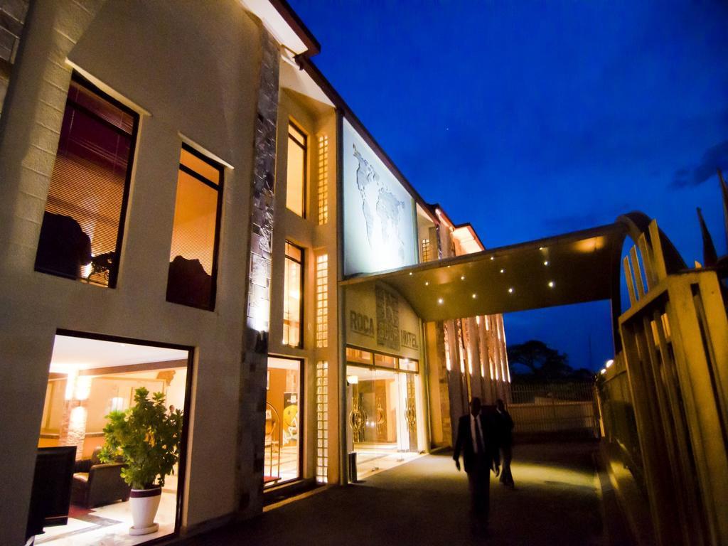 Roca Golf Hotel ブジュンブラ エクステリア 写真