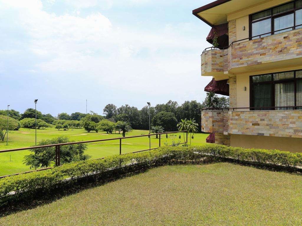 Roca Golf Hotel ブジュンブラ エクステリア 写真