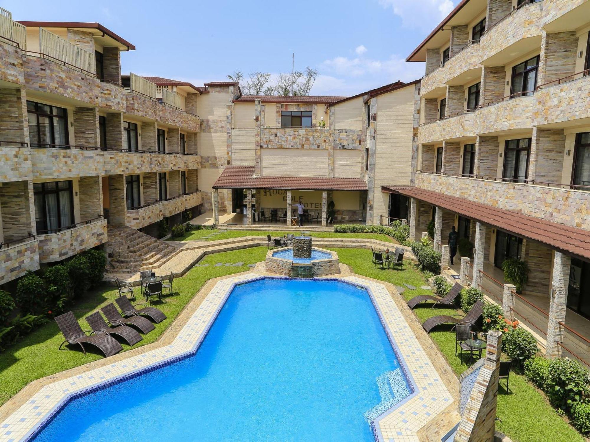 Roca Golf Hotel ブジュンブラ エクステリア 写真