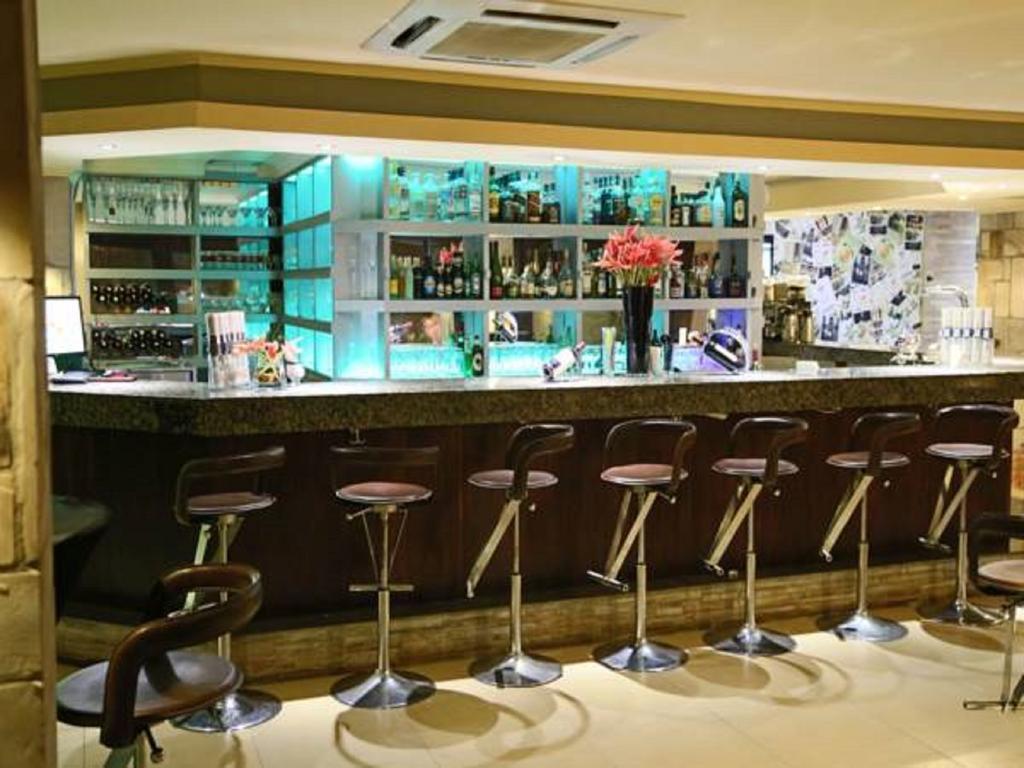 Roca Golf Hotel ブジュンブラ エクステリア 写真